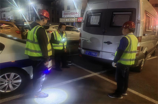 夜查.jpg